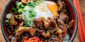 Gyudon (Japanese Beef Rice Bowl)